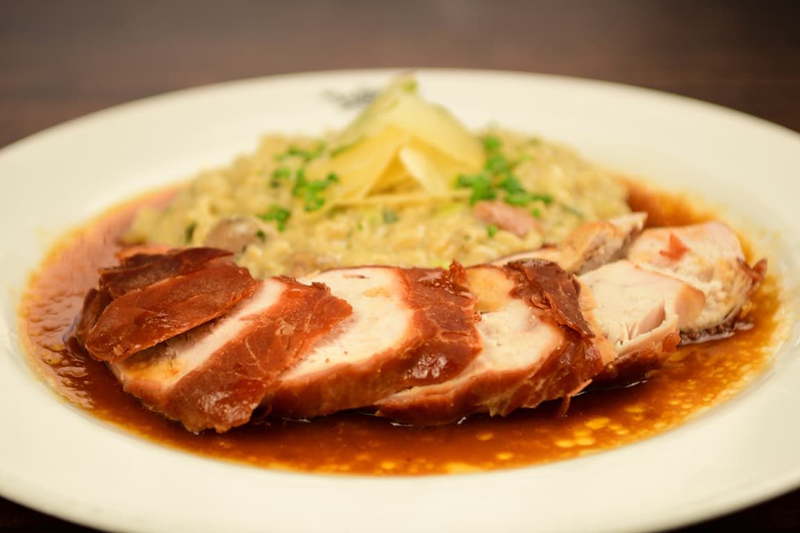 Zwiebelrostbraten von der Beiried mit Braterdäpfeln